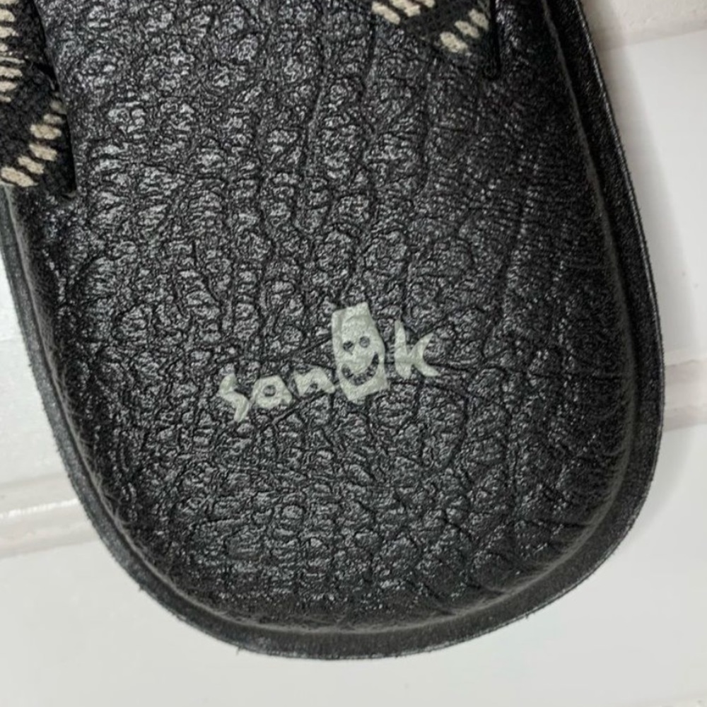 Sanuk Yoga Mat Black & White Chevron Print Sandals - Picture 4 of 5